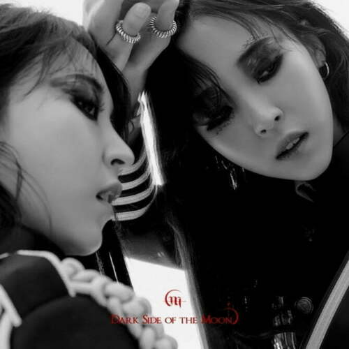 The time when Mamamoo Moonbyul's 'Dark Side' becomes 'On' A repackage album of [Dark Side of the Moon] was released to com...