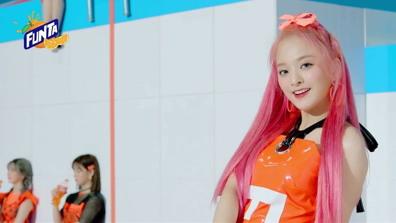 Fromis_9 - [Fun Factory] (1st Single Album KIHNO KIT RANDOM